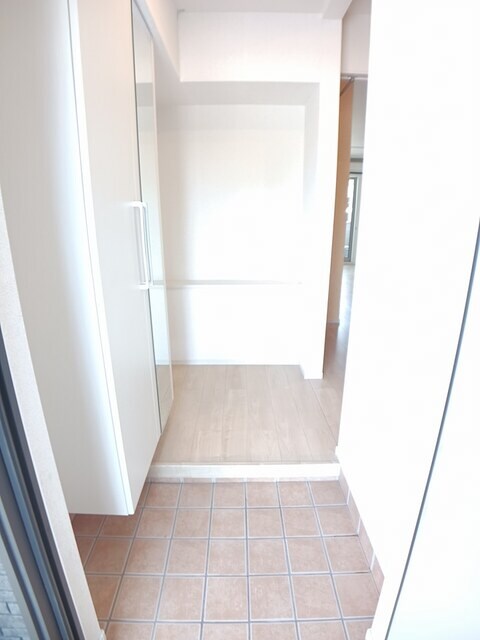 物件内観写真11　(玄関)