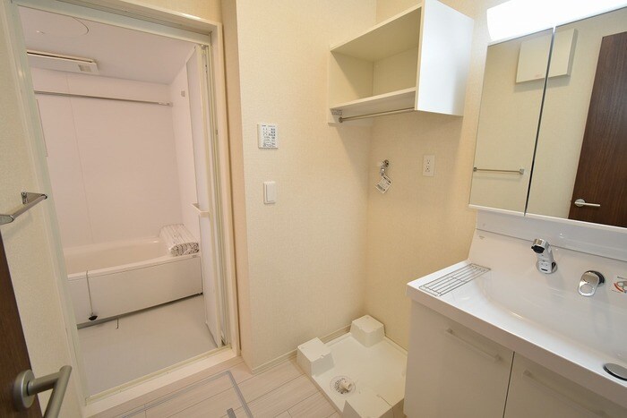 物件内観写真5　(洗面室)