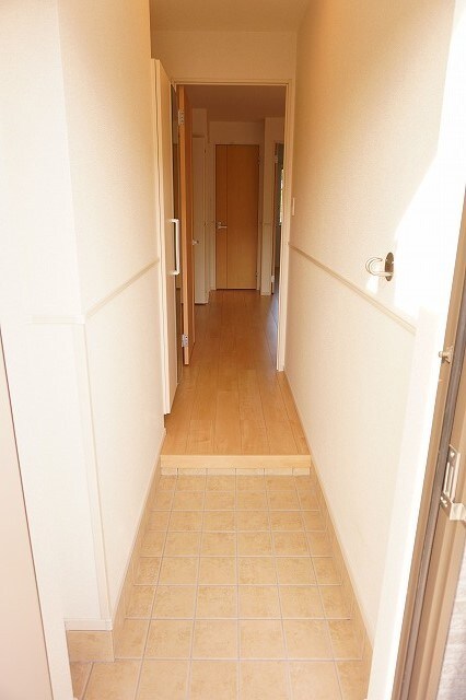 物件内観写真12　(玄関)