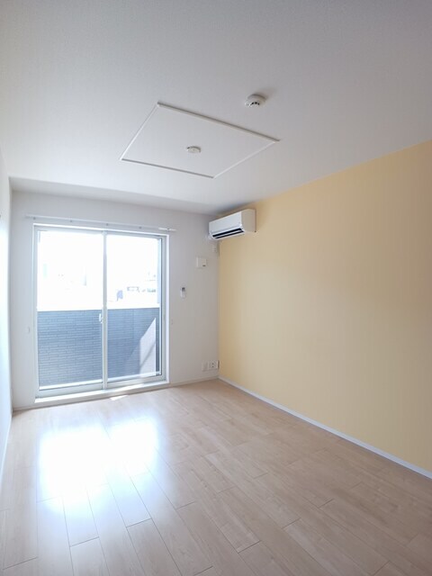 物件内観写真8　(居室・リビング)