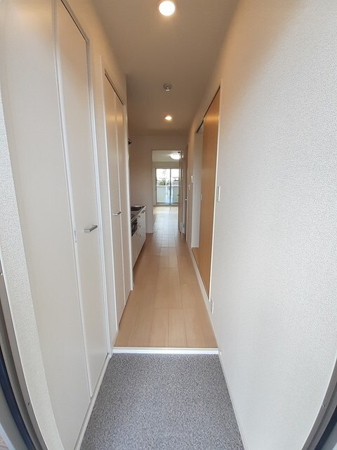 物件内観写真10　(玄関)