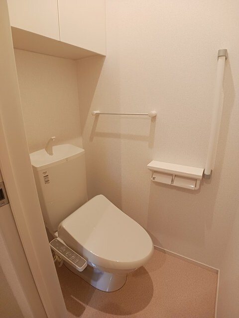 物件内観写真8　(トイレ)