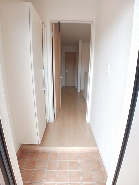 物件内観写真11　(玄関)