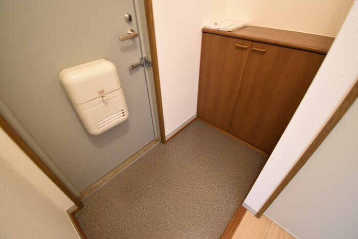 物件内観写真16　(玄関)