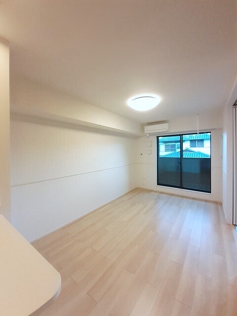 物件内観写真7　(居室・リビング)