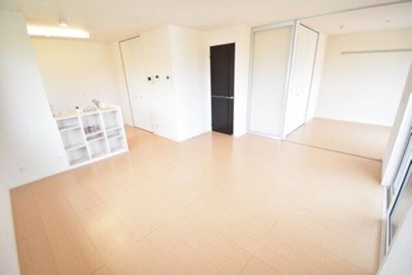 居室(ＬＤＫ１４．８帖)