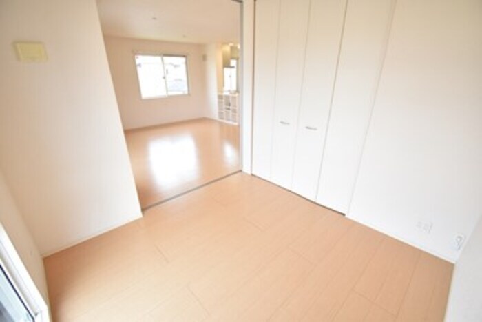 物件内観写真10　(洋室４．５帖)