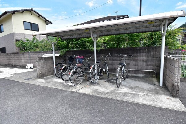 建物設備(駐輪場)