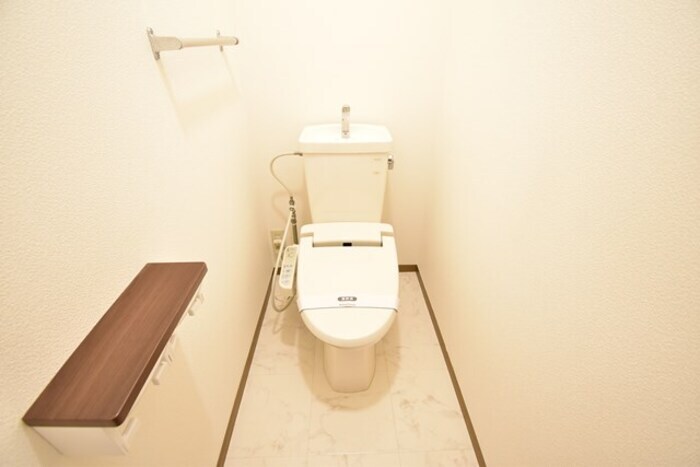 物件内観写真7　(温水洗浄暖房便座)