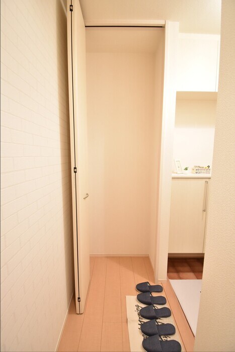 物件内観写真16　(物入)