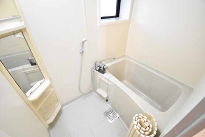 物件内観写真5　(ユニットバス)