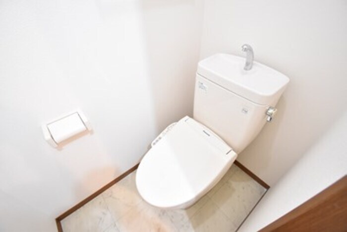 物件内観写真7　(温水洗浄暖房便座)