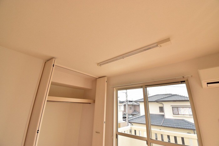 物件内観写真14　(室内物干し)