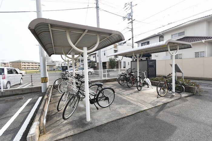 物件内観写真15　(駐輪場)