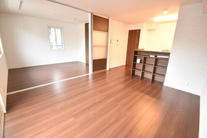 物件内観写真8　(ＬＤＫ１３帖～南洋室６．１帖)