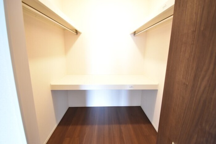 物件内観写真14　(ウォークインクローゼット（北洋室）)