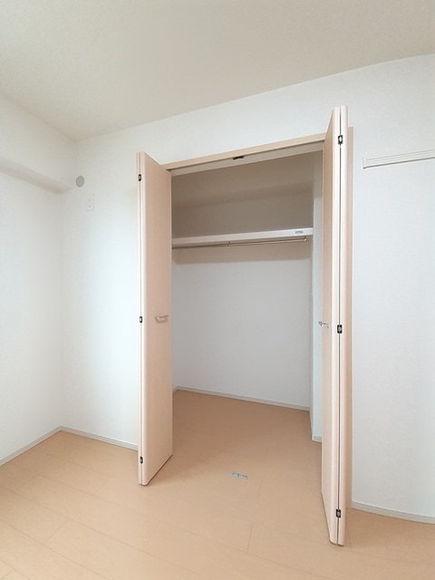 物件内観写真10　(収納)
