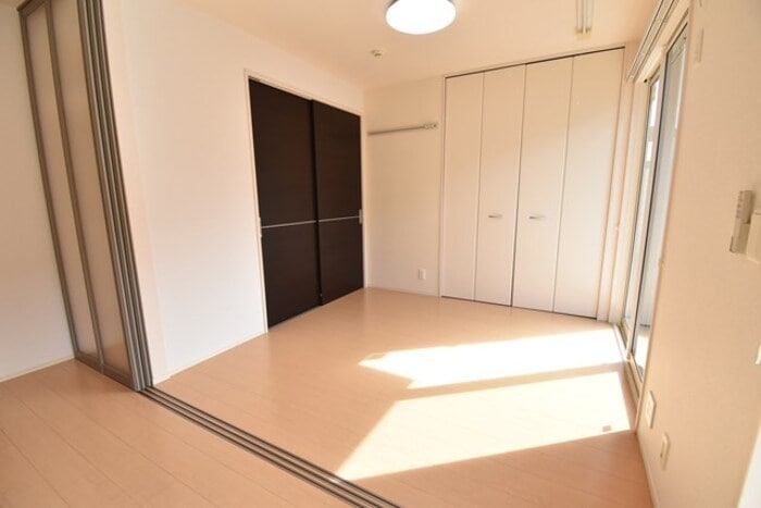 物件内観写真13　(洋室４．５帖)