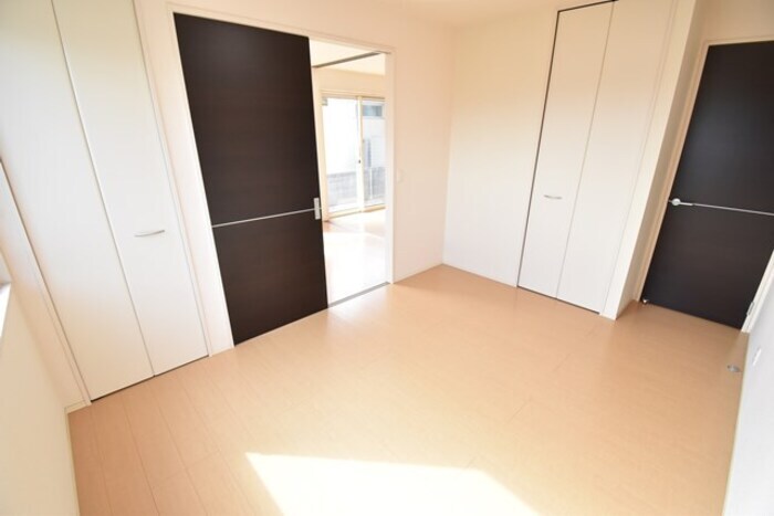 物件内観写真17　(洋室６．３帖)