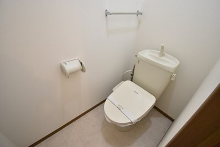 物件内観写真6　(温水洗浄暖房便座)