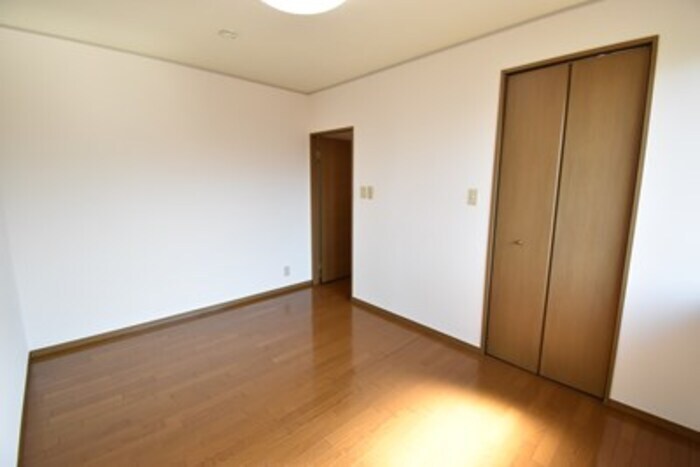 物件内観写真8　(北洋室６帖)