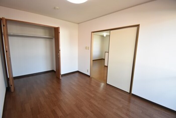 物件内観写真9　(南洋室６帖)