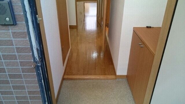 物件内観写真10　(玄関)