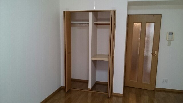 物件内観写真12　(収納)