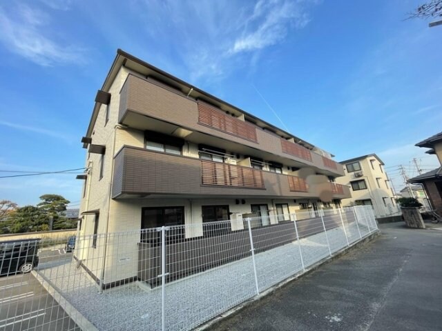 物件外観写真1　(建物外観)