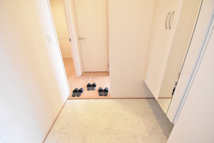 物件内観写真10　(玄関)