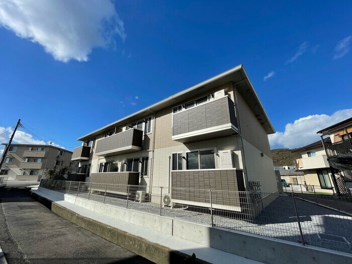 物件外観写真1　(建物外観)