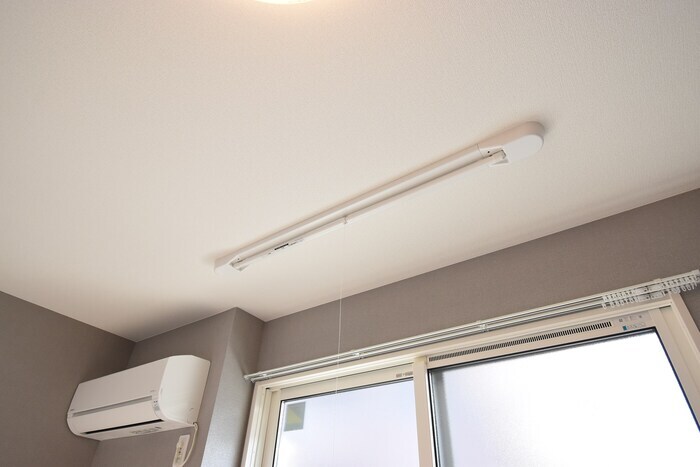 物件内観写真15　(室内物干し)