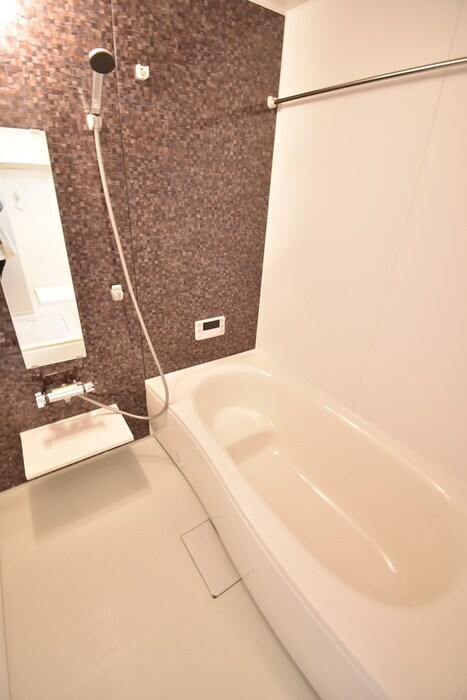 物件内観写真4　(ユニットバス（追い焚き機能付き）)