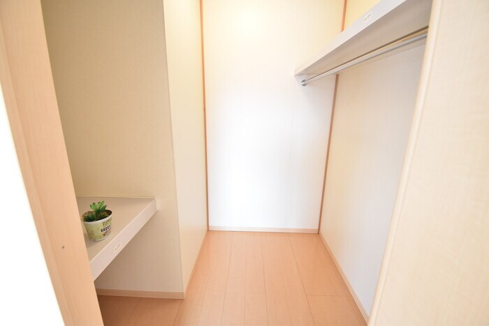 物件内観写真9　(ウォークインクローゼット)