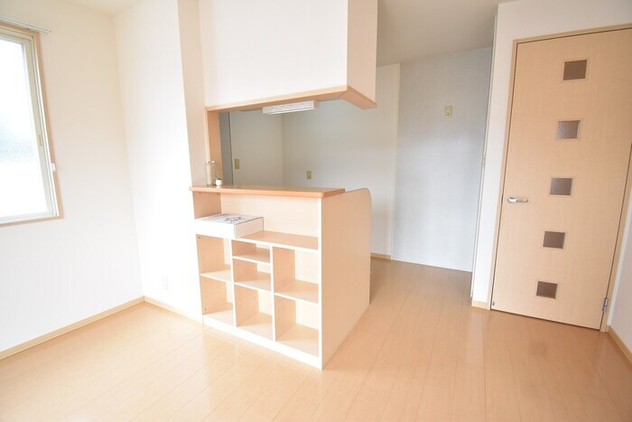 物件内観写真10　(カウンター下収納)