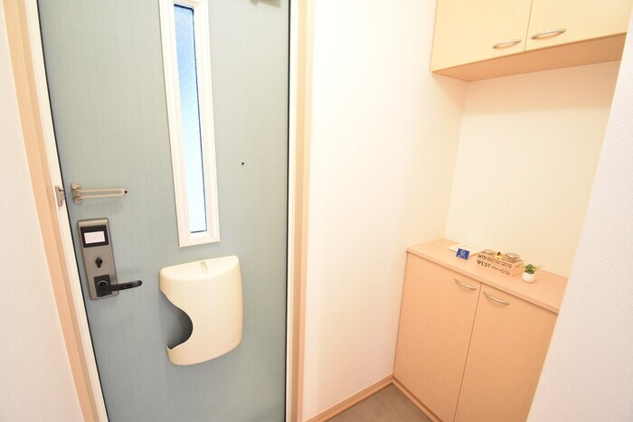 物件内観写真16　(玄関)