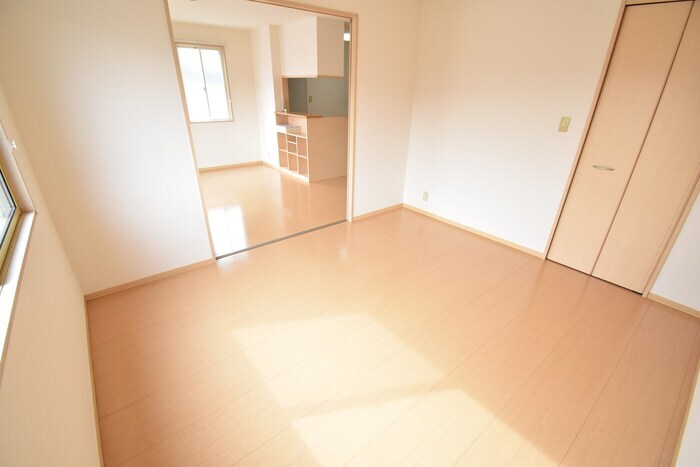 物件内観写真23　(洋室７帖)