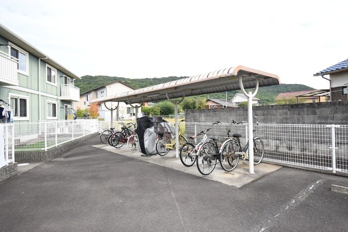 物件内観写真26　(駐輪場)