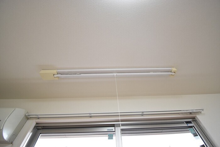 物件内観写真19　(室内物干し)