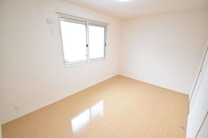 物件内観写真11　(洋室７帖)