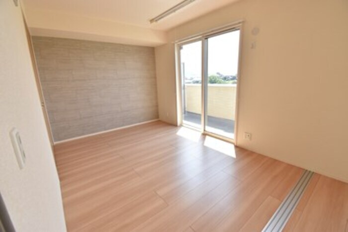 物件内観写真13　(南洋室６帖)