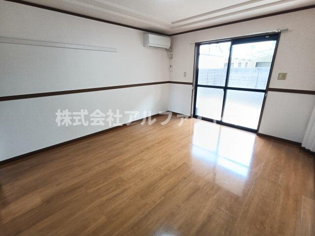 物件内観写真4　(室内)