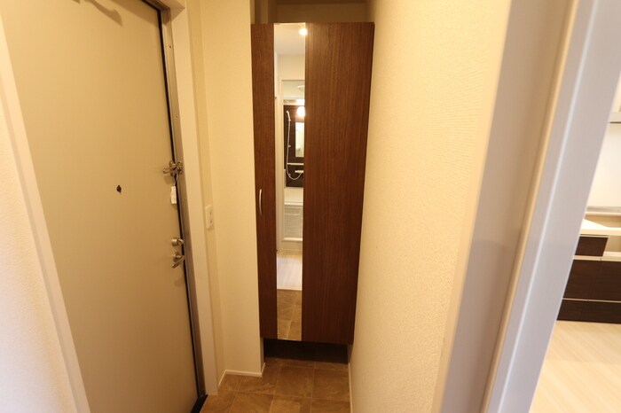 物件内観写真14　(玄関)