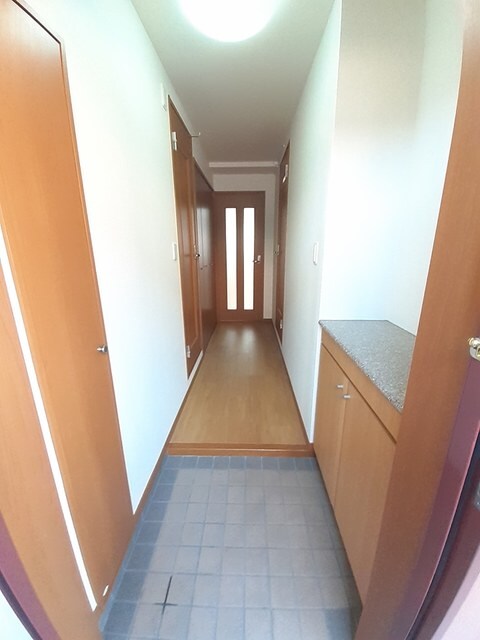 物件内観写真12　(玄関)