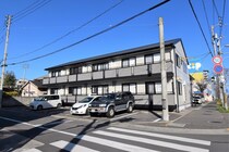 ヴィーア ジラソーレ B棟の外観写真