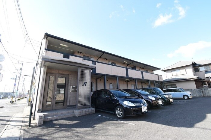 物件外観写真2　(駐車場)