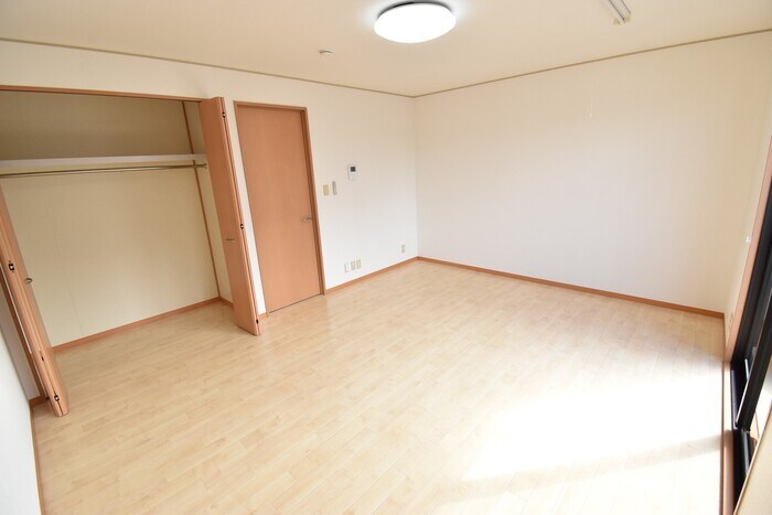 物件内観写真8　(洋室１０帖)