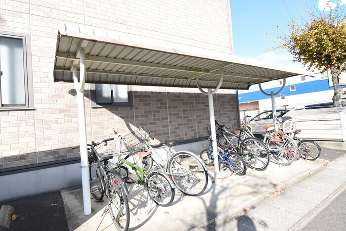 物件内観写真15　(駐輪場)