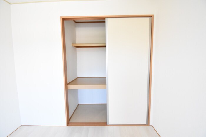 物件内観写真9　(物入)