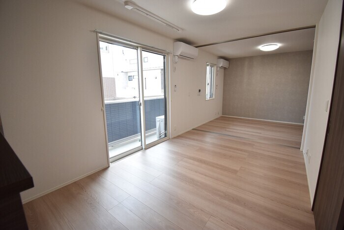 物件内観写真2　(ＬＤＫ１０．６帖～洋室６．１帖)